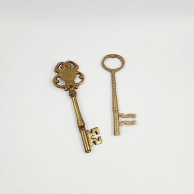 FANTASTIC BRASS DECORATIVE SKELETON KEYS