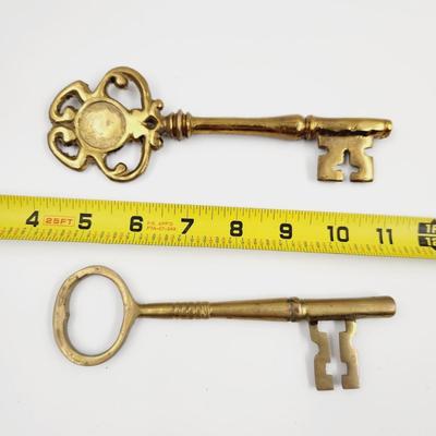 FANTASTIC BRASS DECORATIVE SKELETON KEYS