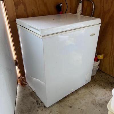1209 Holiday 5 cu feet Chest Freezer