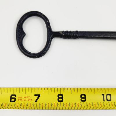CAST IRON SKELETON DECOR KEY