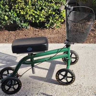 Knee scooter with basket