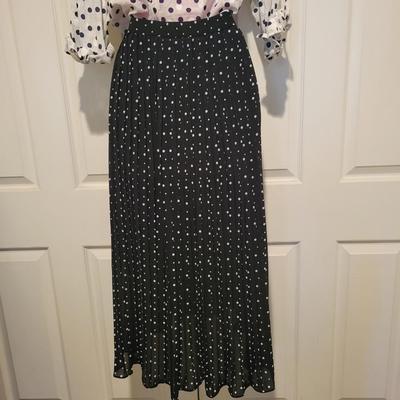Lovely polka dot maxi lenght shirt.