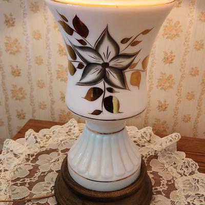 Vintage Mid Century  3 Way Lighted Table Lamp