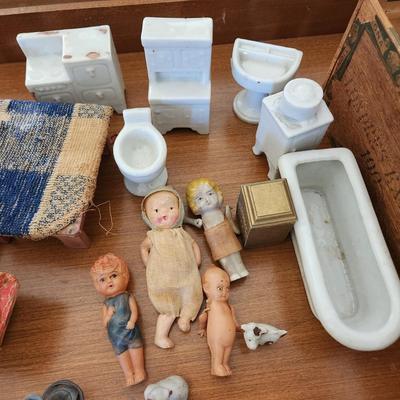 Large Doll House Lot wood, Porcelain Plastic