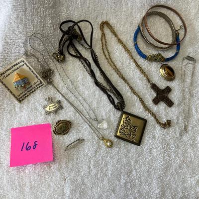Lot of jewelry