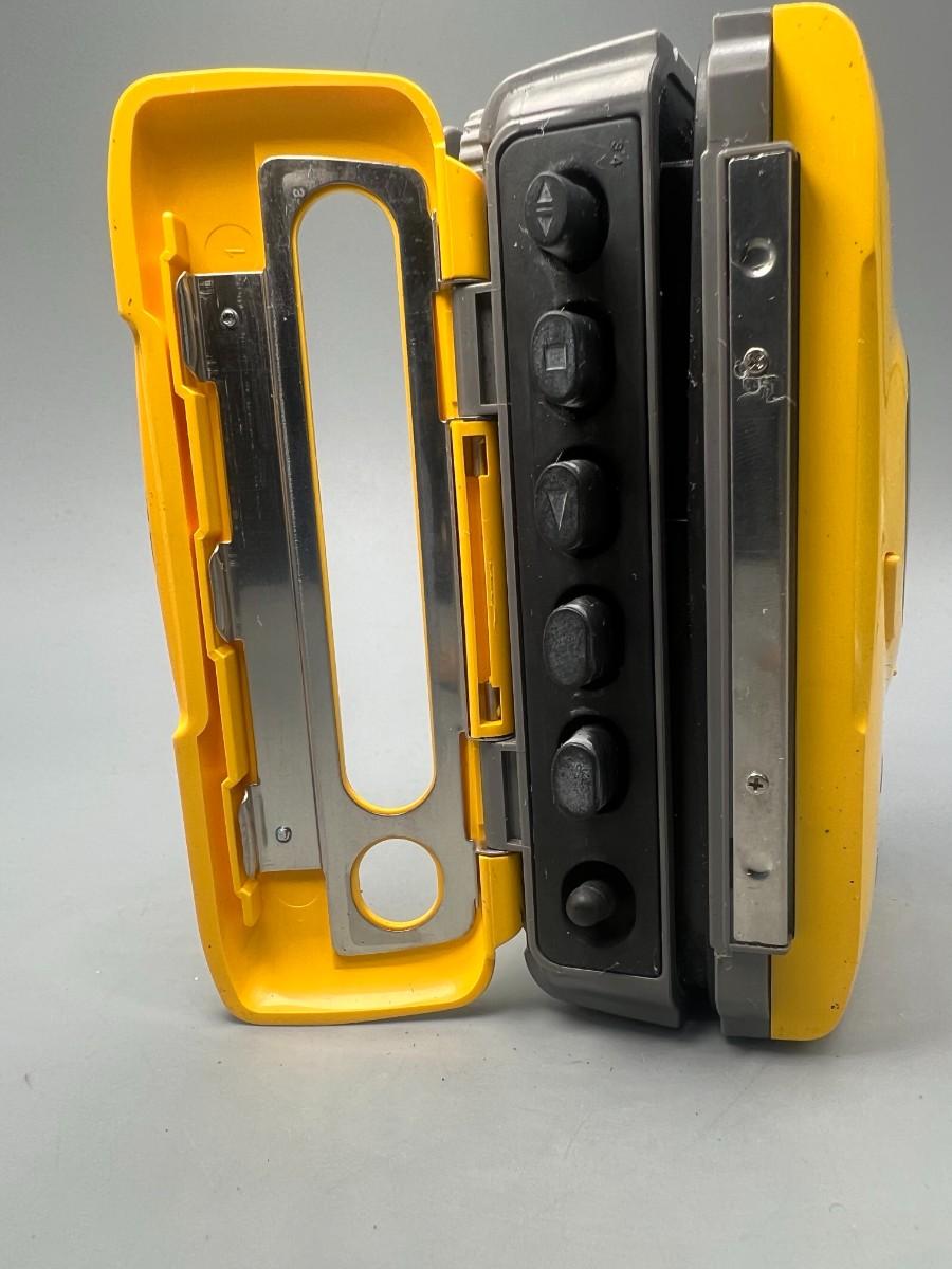 Retro Sony Sports Walkman WM-SXF44 Cassette Player | EstateSales.org