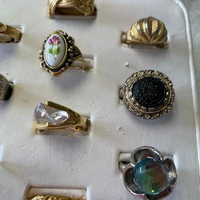 Lot of 12 Costume Rings