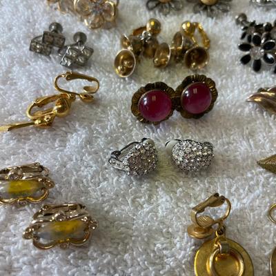 Jacpot lot #2 Clip on earrings