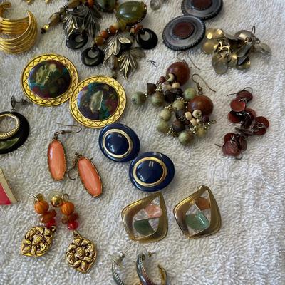 Jackpot lot of pierced earrings