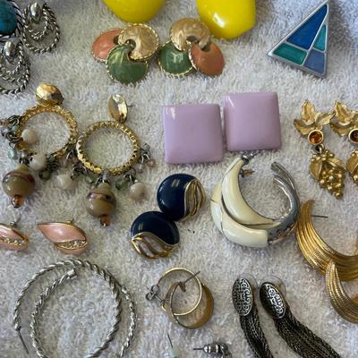 Jackpot lot of pierced earrings