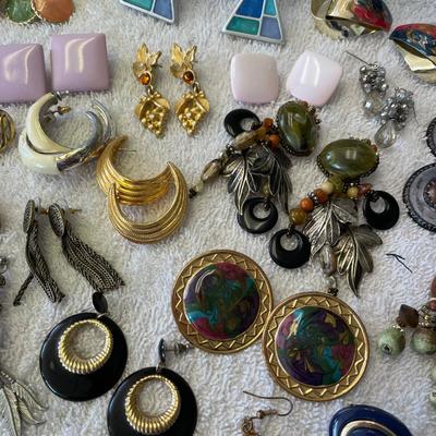 Jackpot lot of pierced earrings