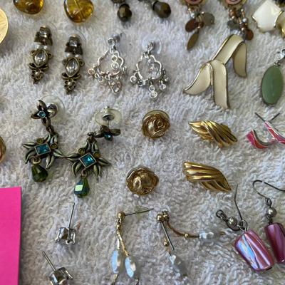 Jackpot #2 lot of pierced earrings