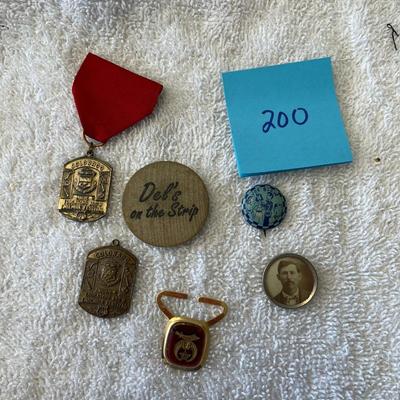 Lot of trinket souvenirs