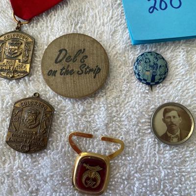 Lot of trinket souvenirs