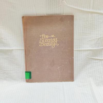 1977 THE SLEEPING BEAUTY FROM THE BROTHERS GRIMM by TRINA SCHART HYMAN