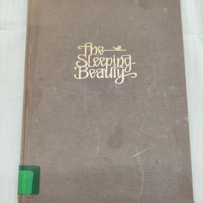 1977 THE SLEEPING BEAUTY FROM THE BROTHERS GRIMM by TRINA SCHART HYMAN