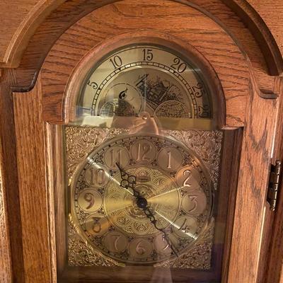 Beautiful Reminiscence Ridgeway vintage grandfather clock - WORKS!
