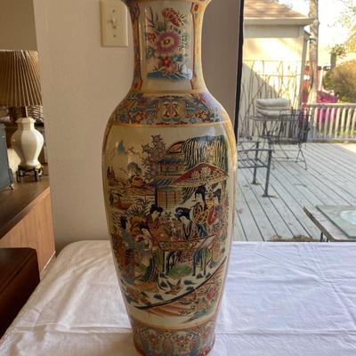 Vintage tall Oriental vase #R-100