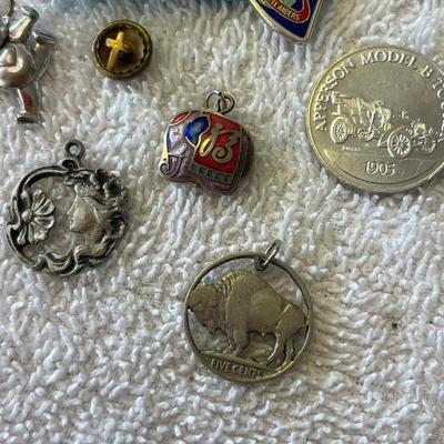 Lot of trinket items