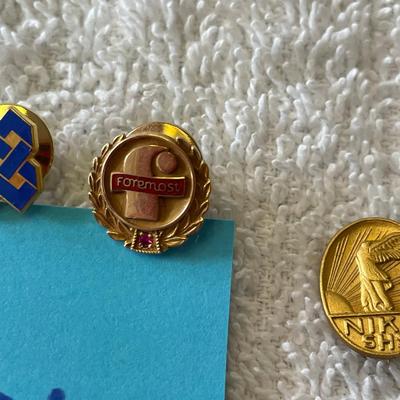 Award & Fraternal Pins