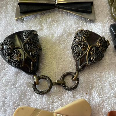 Lot of Vintage Bakelite & early plastic Buckles