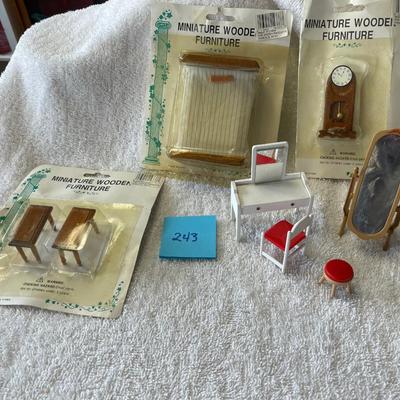 Newer Wood Doll House Furniture