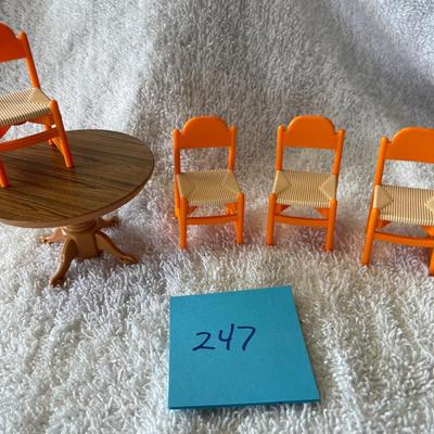 TOMY Doll House Dinette Set