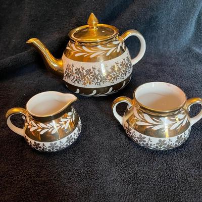 Gibson Staffordshire teapot set