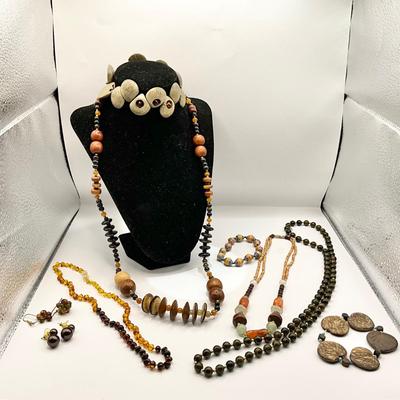 1225 Earthtone Necklaces, Bracelets, Earring Lot