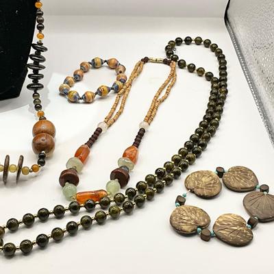1225 Earthtone Necklaces, Bracelets, Earring Lot