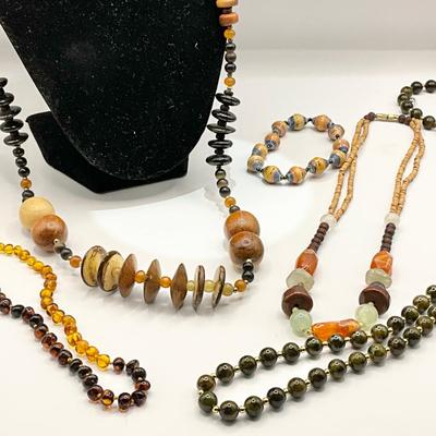 1225 Earthtone Necklaces, Bracelets, Earring Lot