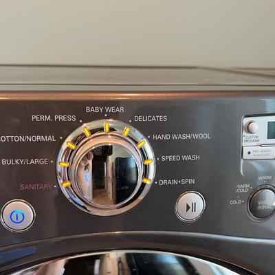 LG ELECTRIC WASHER & DRYER SET WITH PEDESTALS