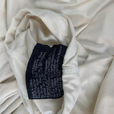 #587 Bed Pillows and Sheet