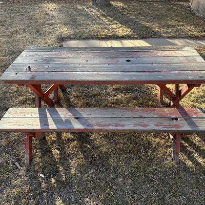 PICNIC TABLE WITH BENCHES
