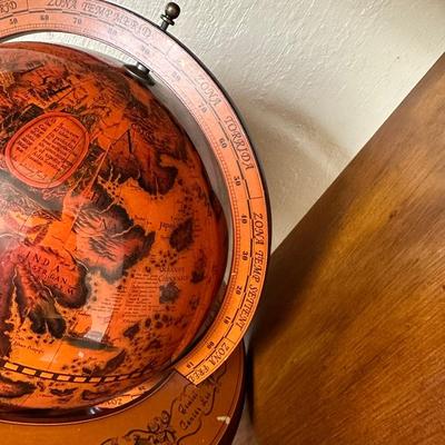 WOODEN BOX AND TABLETOP GLOBE