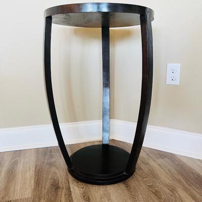 ROUND ACCENT TABLE