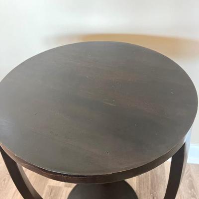 ROUND ACCENT TABLE