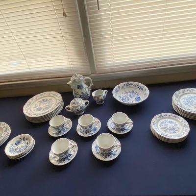 Blue Danube China Set