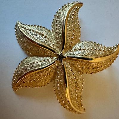 14K Gold Starfish Pendant