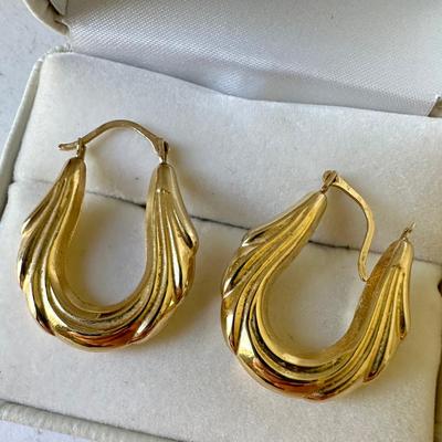 14K Gold Earring Lot