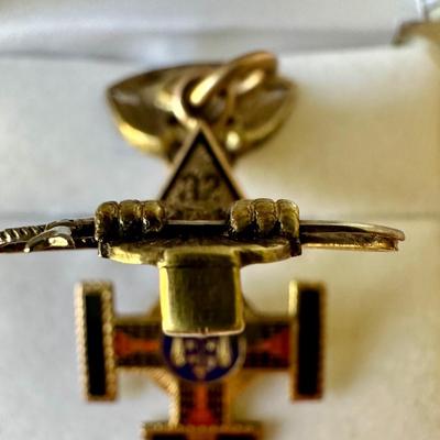 10K Masonic Trifold Fob