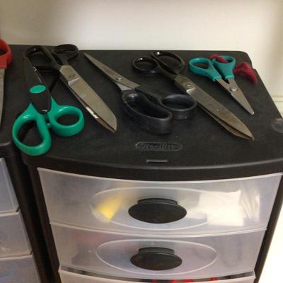 1355 Sterilite Organizing Containers Fiskar Scissors