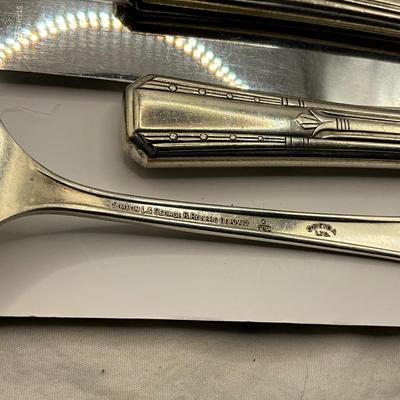 1281  33 pc Set of Oneida Simeon L & George H. Rogers Silver plate Flatware