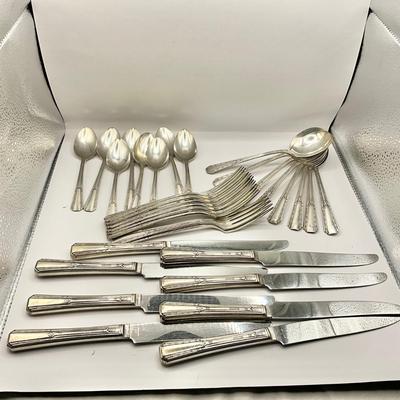 1281  33 pc Set of Oneida Simeon L & George H. Rogers Silver plate Flatware