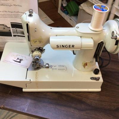 1335 Singer Featherweight Model 221