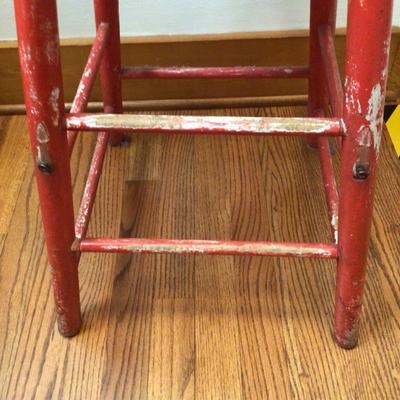 1333 Childrenâ€™s Rustic Red Chair