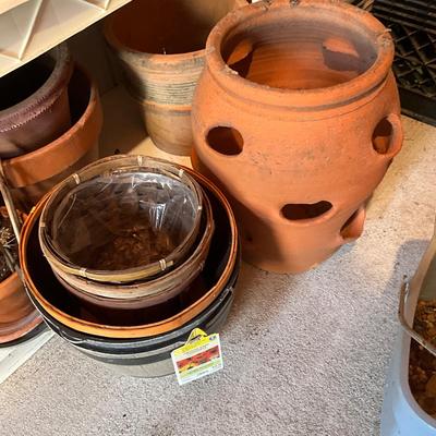 1286 Large Lot of Various Sizes Terra Cotta Pots
