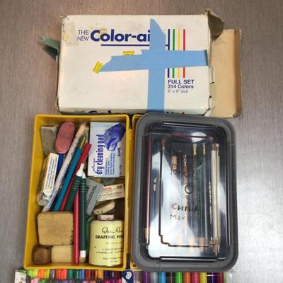 1323 Artist Drawing Lot