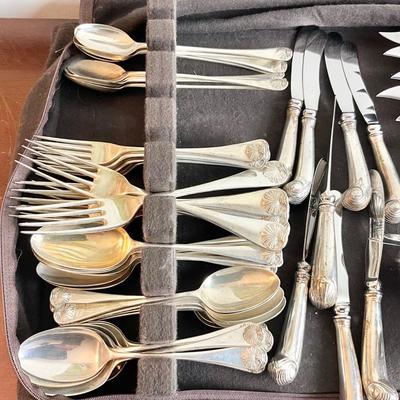 1295 Stieff Sterling Colonial Shell Flatware 76 pieces