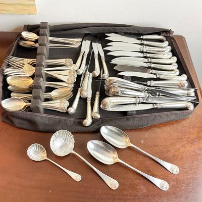 1295 Stieff Sterling Colonial Shell Flatware 76 pieces